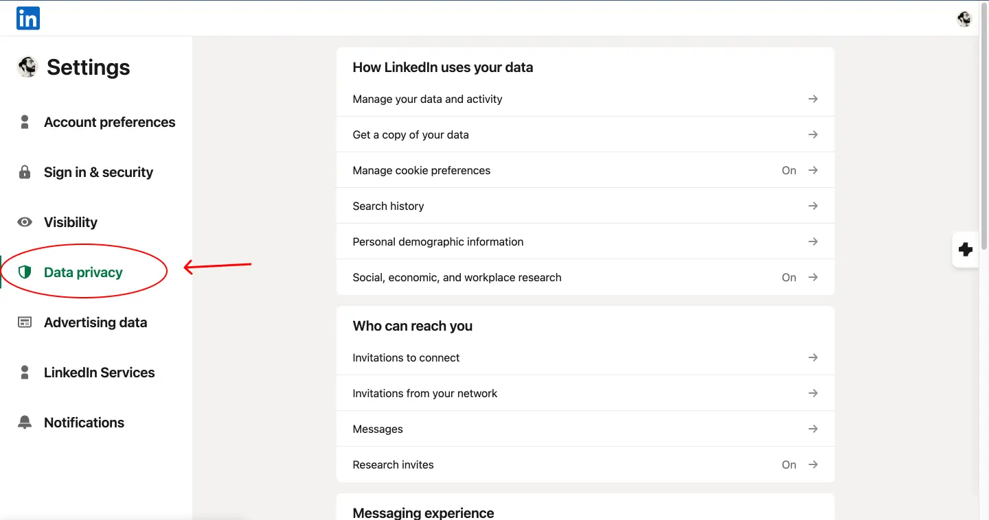 Image showing how to navigator to the data privacy settings in LinkedIn